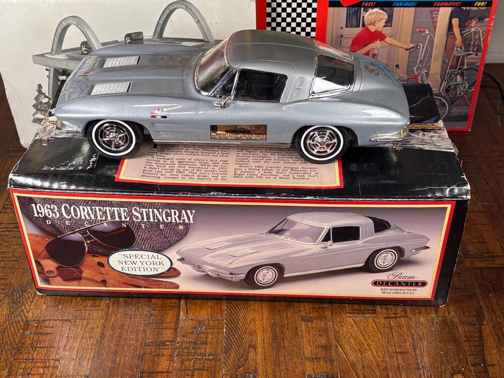 1963 Silver Corvette Stingray Decanter Jim Beam Special New York Edition Empty